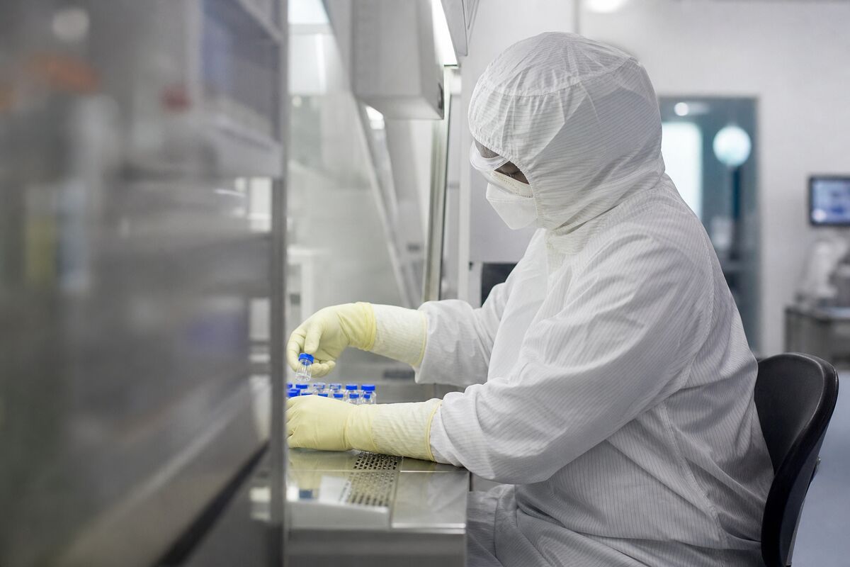 Moderna's Cancer Vaccine Boosts Stock Amid Broader Market Sentiment